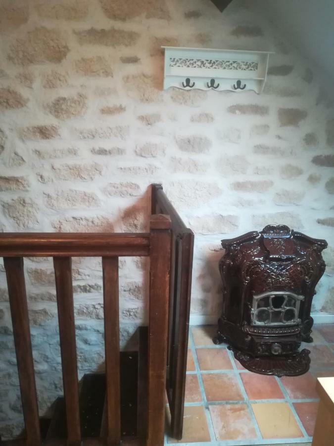 Le Charme De La Pierre Apartment Echarcon Екстериор снимка
