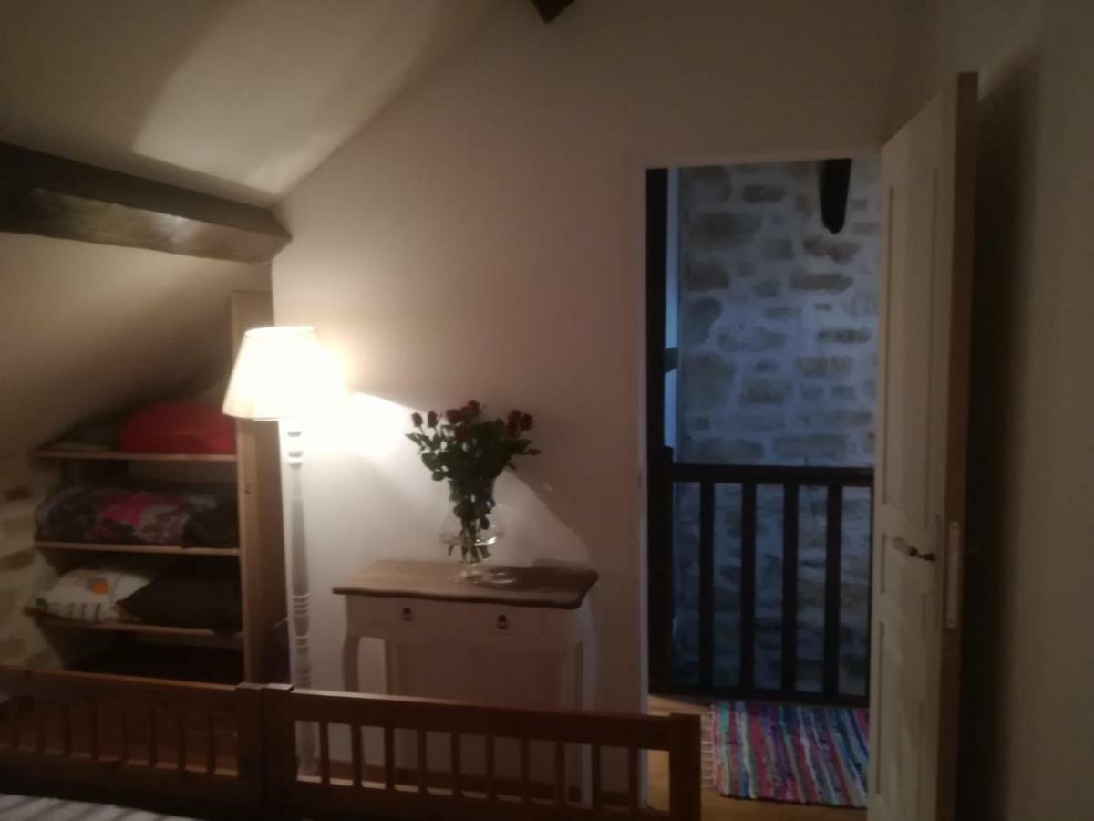 Le Charme De La Pierre Apartment Echarcon Екстериор снимка